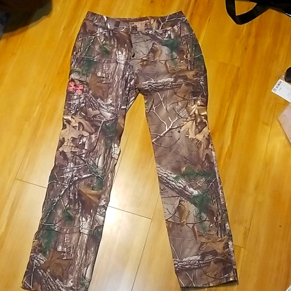 UNDER ARMOUR PANTS -6-